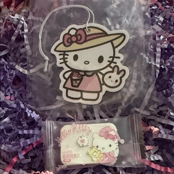 ๐ Hello Kitty 4pc Bundle - Picture 2 of 5